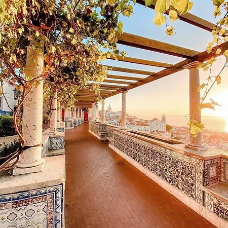 Fantastic Duplex In Private At Graca Apartmán Lisboa