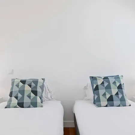 Fantastic Duplex In Private At Graca Lisbon